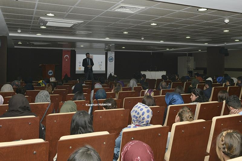 KMÜ'de Öğrencilere Staj ve Kariyer Semineri Verildi 8
