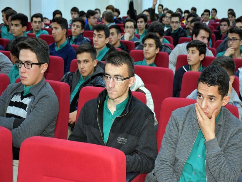 Yedi Okulda Yedi Kariyer Sahibi Şahsiyet 15