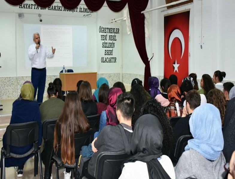 Yedi Okulda Yedi Kariyer Sahibi Şahsiyet 9