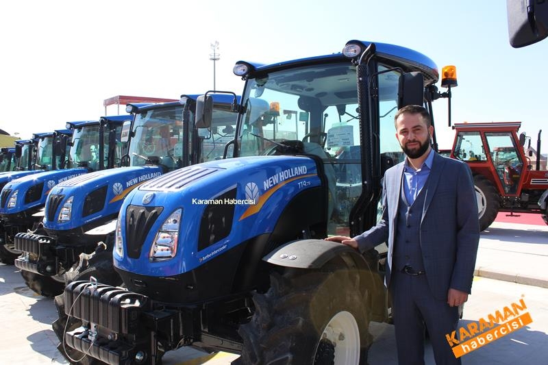 New HOLLAND TT-4 Özkurt Traktör İle Fuarda 15