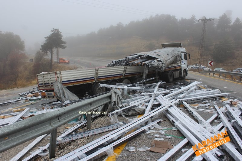 Karaman Mut Yolunda Tır Ters Döndü 13