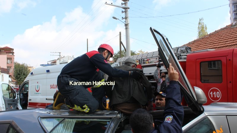 Yaşlı Adam Kaza Yaptığı Araçta Mahsur Kaldı Karaman Trafik Kazası 11