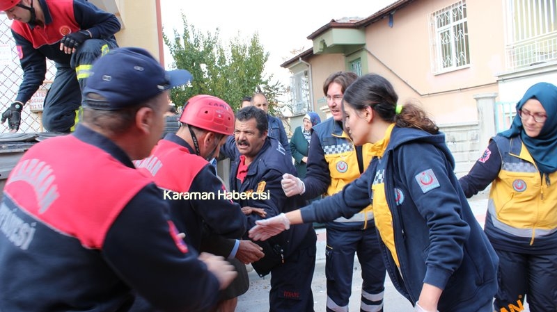 Yaşlı Adam Kaza Yaptığı Araçta Mahsur Kaldı Karaman Trafik Kazası 15