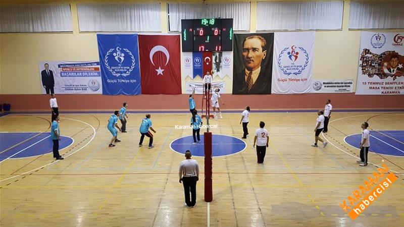 Karaman'da Öğretmenler Günü Voleybol Turnuvası Başladı 5