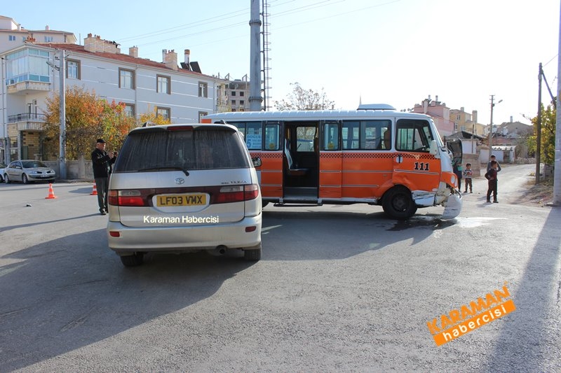 Karaman’da Otomobil İle Dolmuş Çarpıştı 3