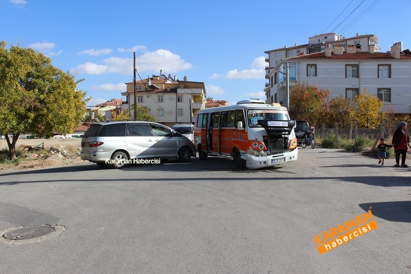 Karaman’da Otomobil İle Dolmuş Çarpıştı 5