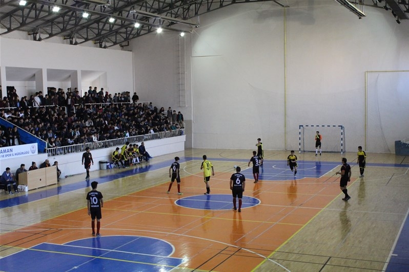 Okullar Arası Gençler Futsal Müsabakaları Başladı 11