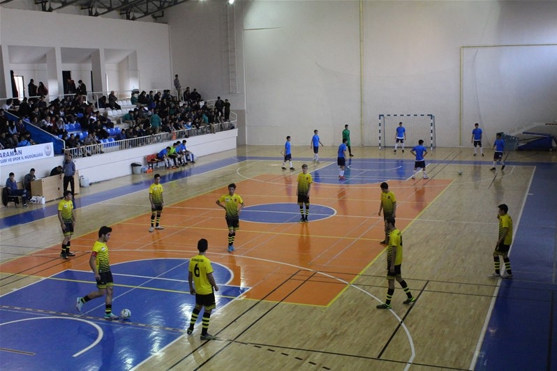 Okullar Arası Gençler Futsal Müsabakaları Başladı 12
