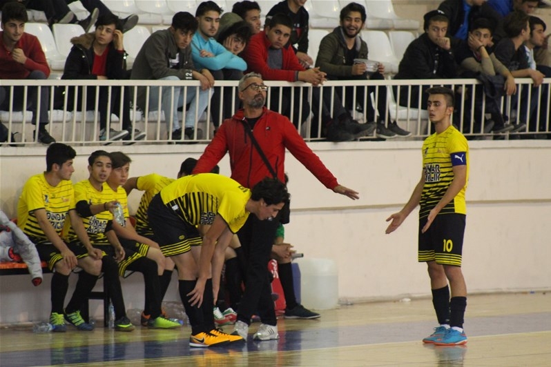 Okullar Arası Gençler Futsal Müsabakaları Başladı 21