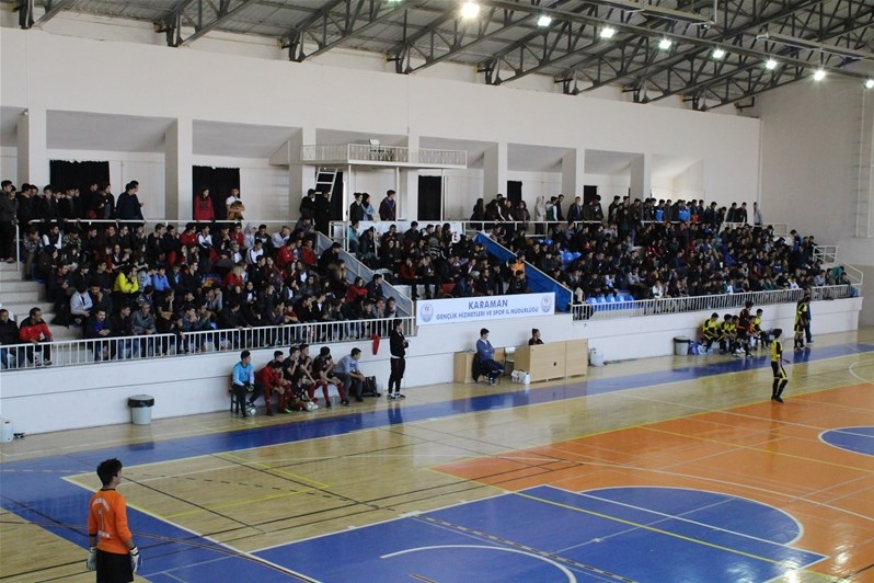 Okullar Arası Gençler Futsal Müsabakaları Başladı 9