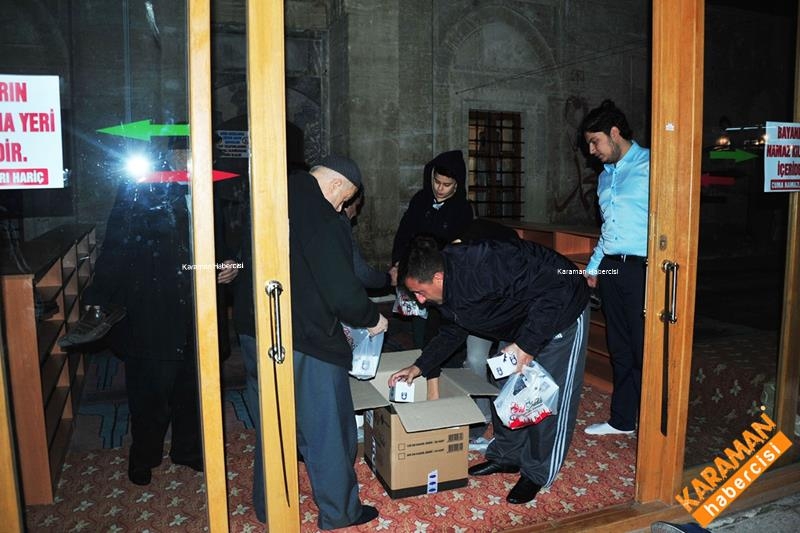Karaman Belediyesi 26 Cammide Kandil Simidi İkram Etti 8