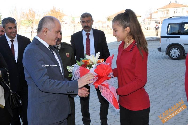 Vali Meral Akçaşehir Kasabasını Ziyaret Etti 1