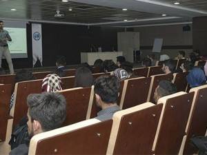 KMÜ'de Öğrencilere Ekonomi İpuçları