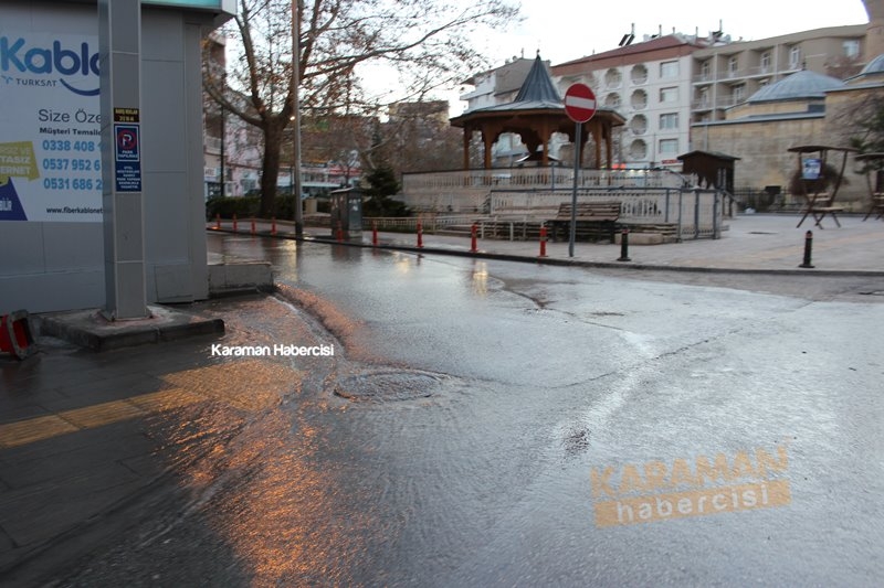 Karaman'da İçme Suyu Borusu Patladı 11