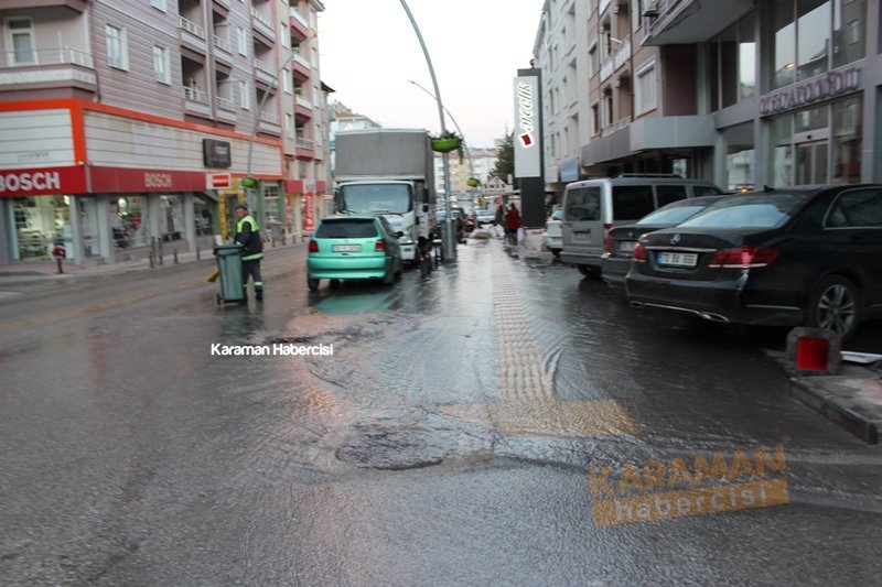 Karaman'da İçme Suyu Borusu Patladı 13