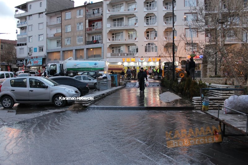 Karaman'da İçme Suyu Borusu Patladı 16