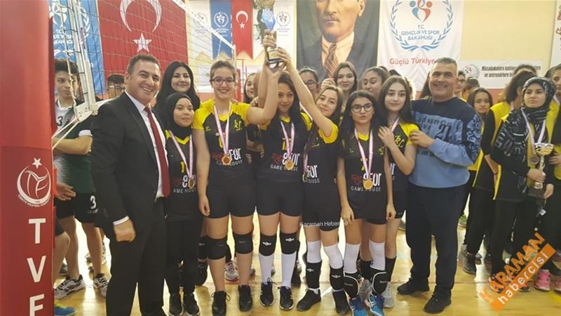 Okullar Arası Gençler (B) Voleybol Mesabakaları Sona Erdi 10
