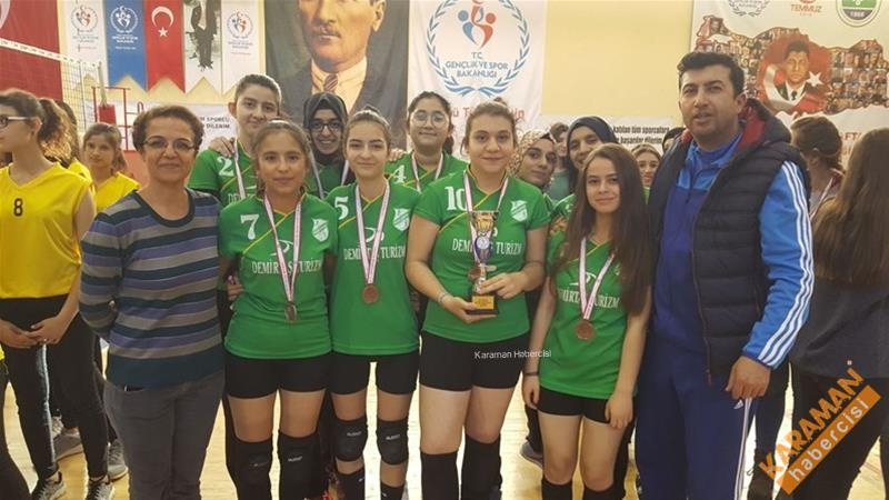 Okullar Arası Gençler (B) Voleybol Mesabakaları Sona Erdi