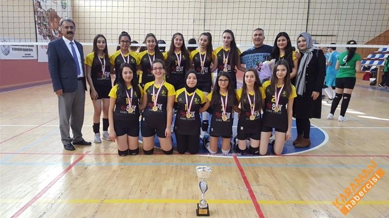 Okullar Arası Gençler (B) Voleybol Mesabakaları Sona Erdi