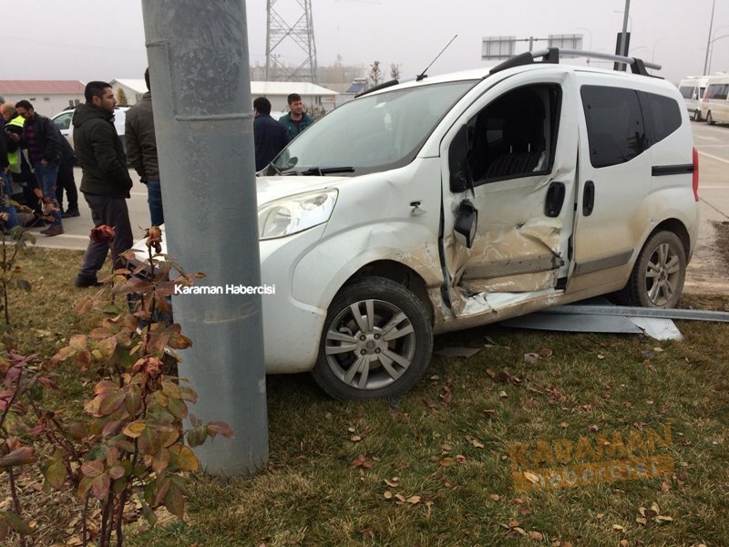 Karaman Otogar Kavşağında Trafik Kazası 1