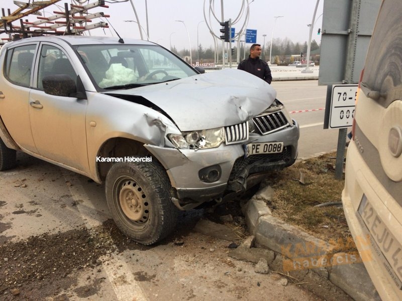 Karaman Otogar Kavşağında Trafik Kazası 3