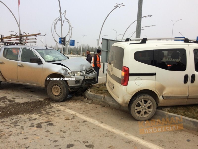 Karaman Otogar Kavşağında Trafik Kazası 4