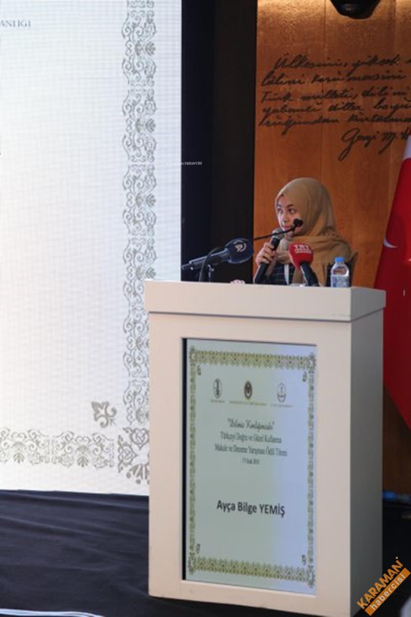 Ödülünü, Milli Eğitim Bakanı İsmet Yılmaz’ın Elinden Aldı 5