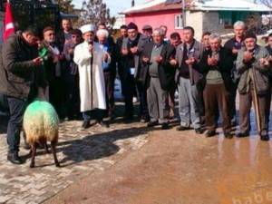 Akarköy’den Askerimiz İçin Hatim ve Kurban