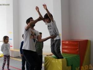 Çocukların Eğlenceli Jimnastik Eğitimi