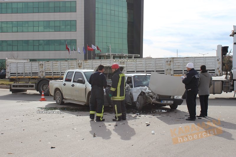 Karaman Valilik Kavşağı Trafik Kazası 11