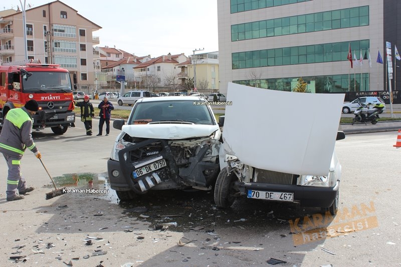 Karaman Valilik Kavşağı Trafik Kazası 18