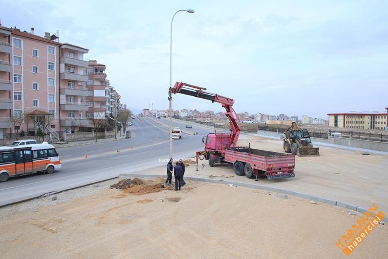 Yeni Devlet Hastanesi Caddesi'nde Orta Refüj Çalışması 2