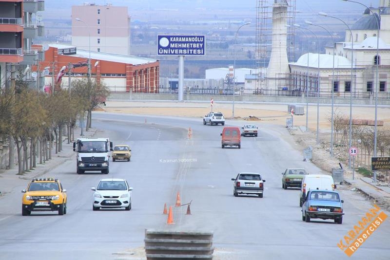 Yeni Devlet Hastanesi Caddesi'nde Orta Refüj Çalışması 5