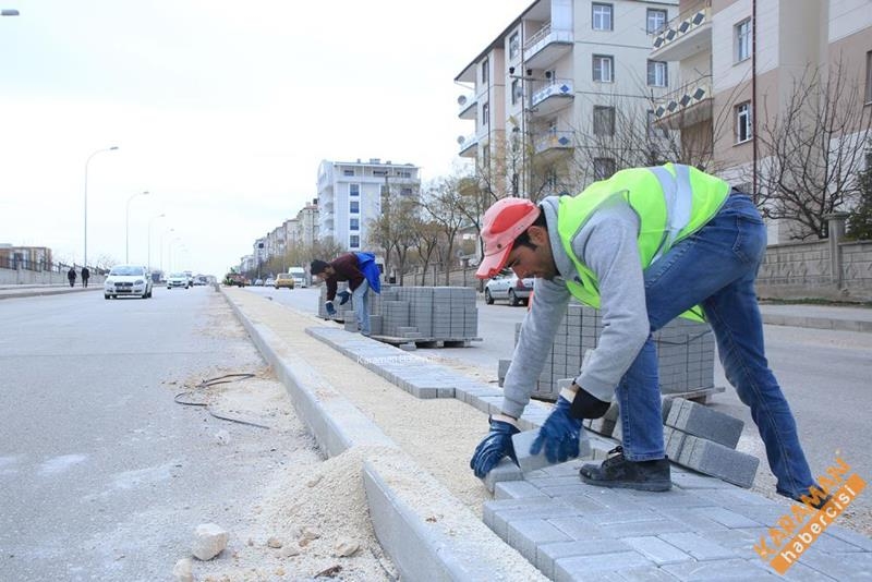 Yeni Devlet Hastanesi Caddesi'nde Orta Refüj Çalışması 7