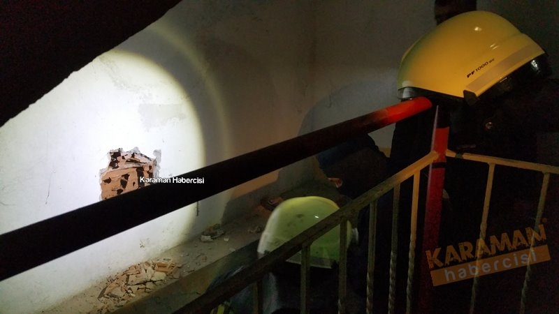 Karaman'da Apartman Boşluğuna Düşen Genç İçin Kurtarma Operasyonu 4