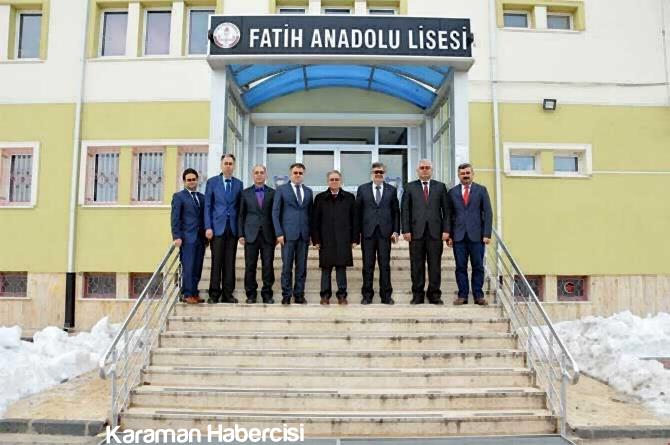 Vali Tapsız Öğrencilere Kitap Dağıttı 4