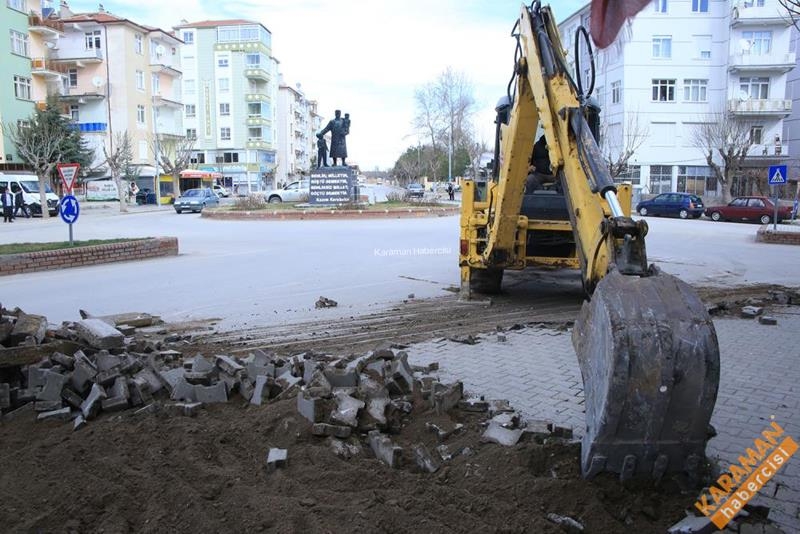 Molla Fenari Caddesi'nde Kaldırımlar Yenileniyor 3