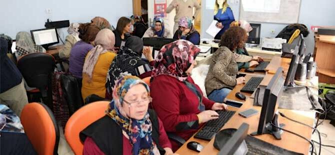 Karaman'da Bayanlar İçin Bilgisayar Eğitimleri Başladı 1