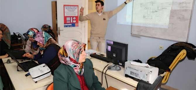 Karaman'da Bayanlar İçin Bilgisayar Eğitimleri Başladı 2