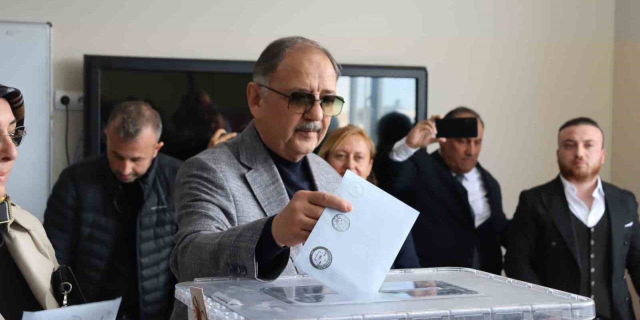 Bakan Özhaseki: “insanların Siyasi Tercihi Başımızın Üstünde”