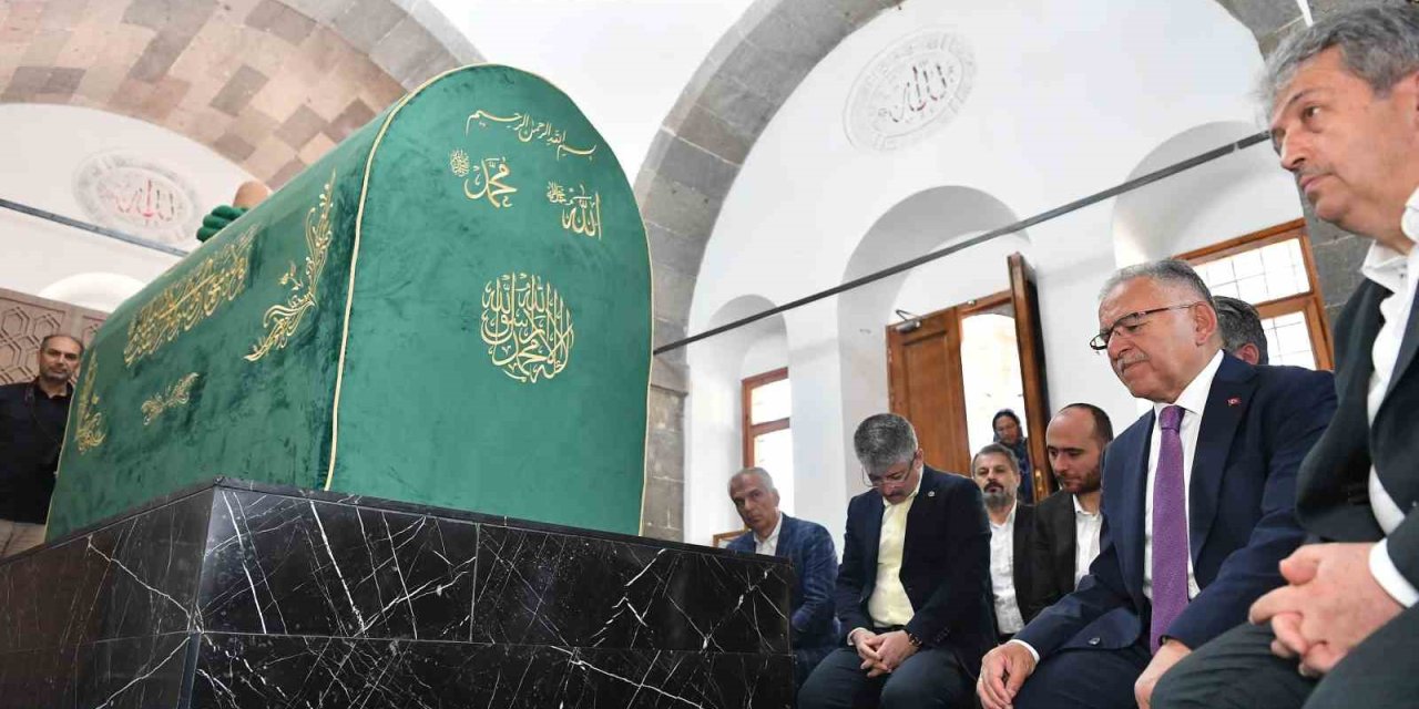 Başkan Büyükkılıç Mazbatayı Aldı;  Seyyid Burhaneddin Hazretleri Türbesi’ni Ziyaret Etti