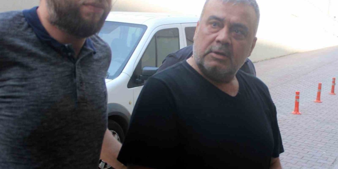 Komşularıyla Kavga Eden Ünlü Sanatçı Ve Oğluna Ceza Yağdı