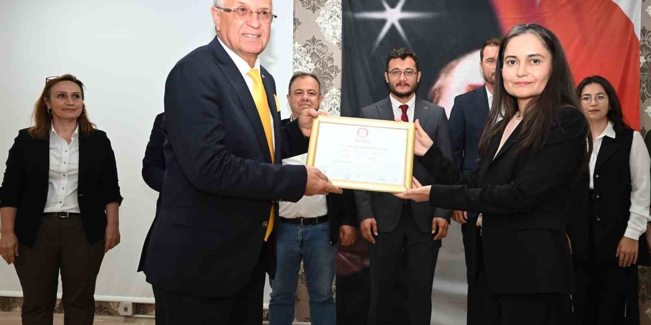 Başkan Topaloğlu Mazbatasını Aldı