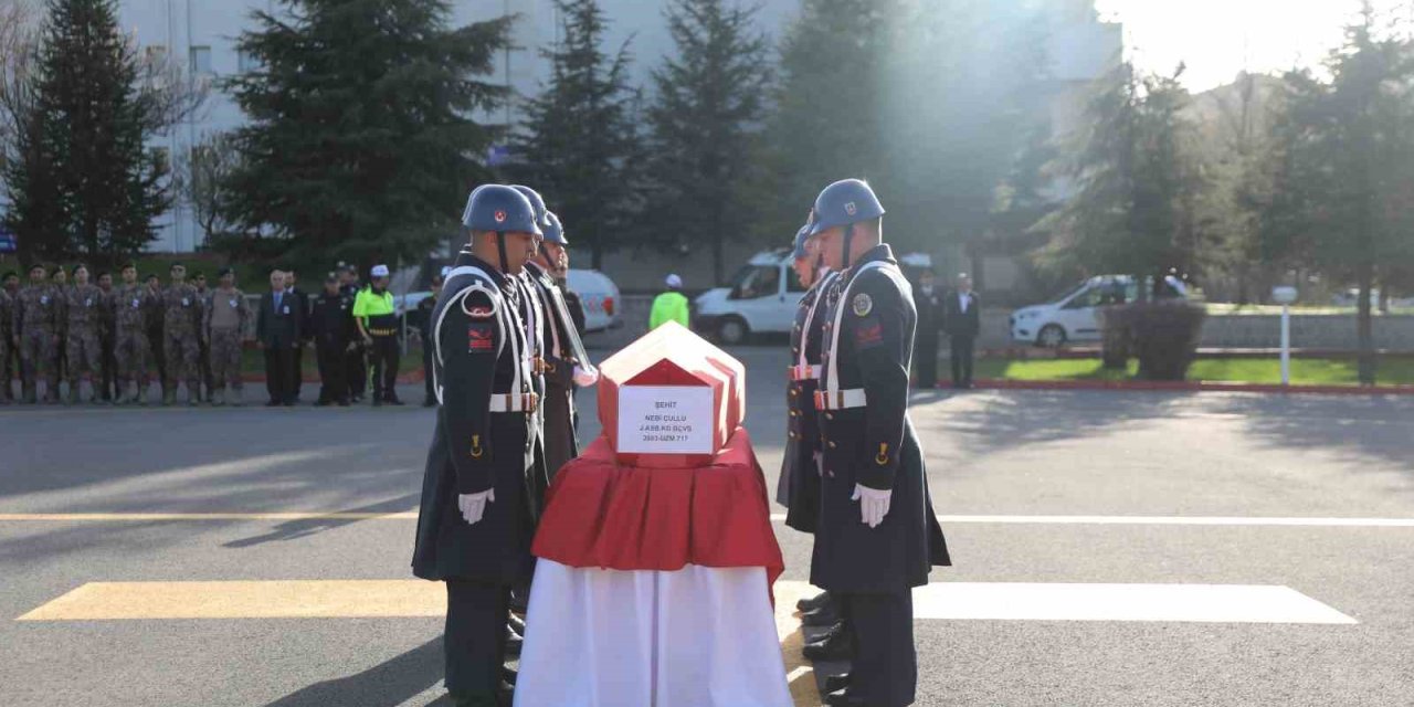Kazada Yaralanan Astsubay Şehit Oldu