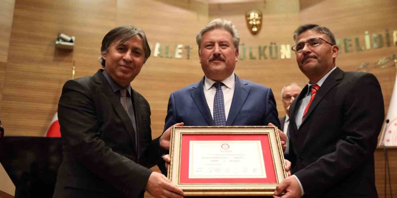 Başkan Palancıoğlu Mazbatasını Aldı