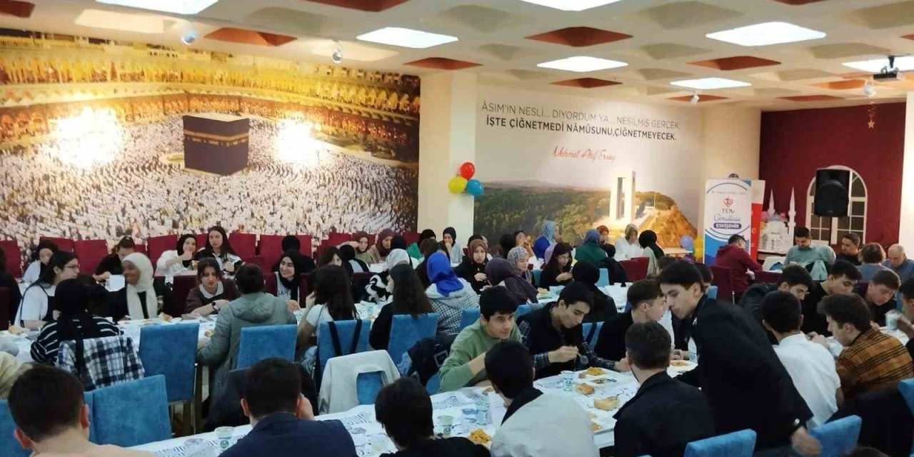 Gençler Çedes İftarında Buluştu