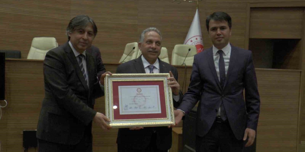 Başkan Yalçın, Mazbatasını Aldı