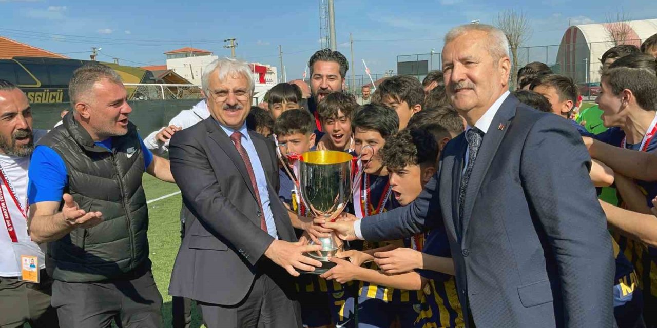 Talasgücü’nün U14’ü Türkiye Şampiyonu