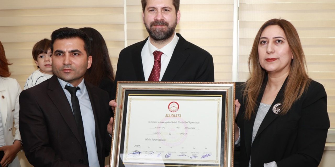 Tarsus Belediye Başkanı Ali Boltaç, Mazbatasını Alarak Göreve Başladı