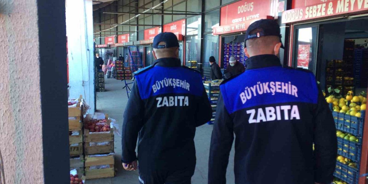 Büyükşehir Zabıtası 9 Günlük Bayram Tatilinde Tam Kadro Sahada